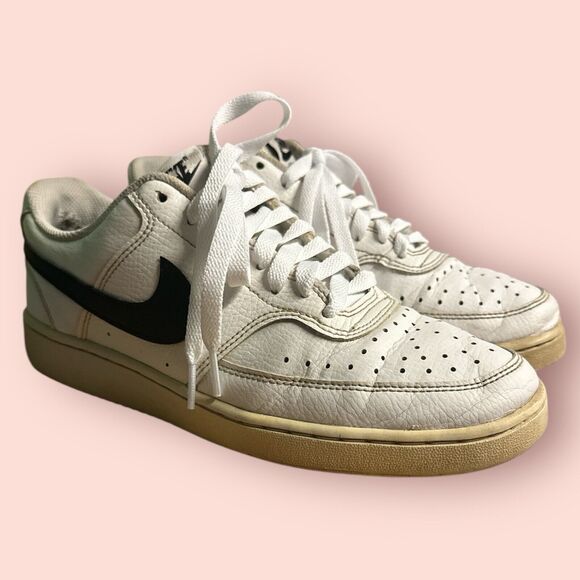 Nike Women's Court Vision Low Sneaker Black/White Size 8.5 USED - Picture 2 of 6